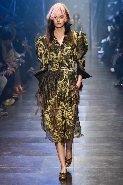 Look 44